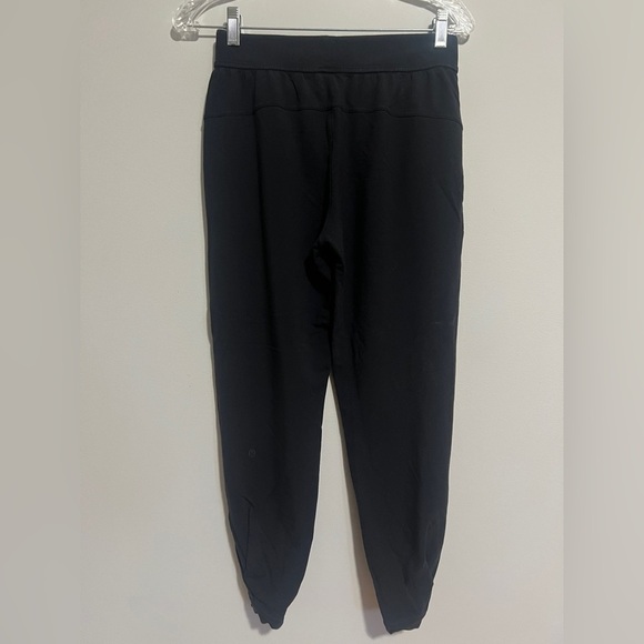 Lululemon Women’s size 4 black joggers - Picture 2 of 7